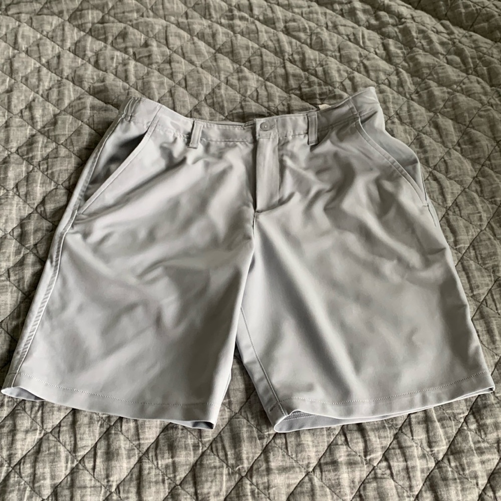 Boys Under Armour grey shorts